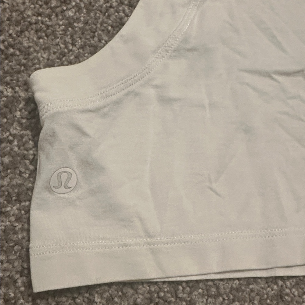 Lululemon Cropped Womens White Workout Tank Size 2 - Picture 2 of 4